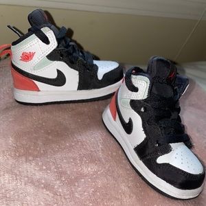 Toddler sneakers Size 4c